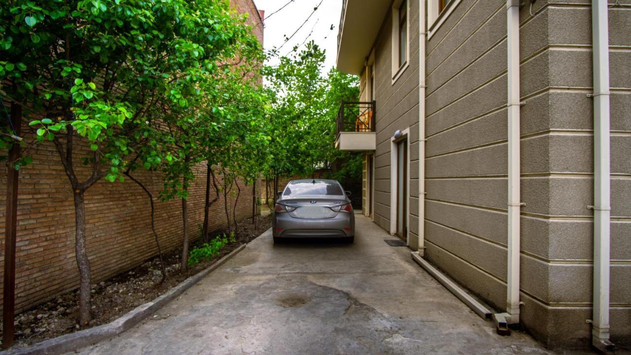 Aia Hotel Tbilisi Exterior foto